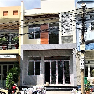 Cửa đi nhôm Xingfa nhà chị Oanh